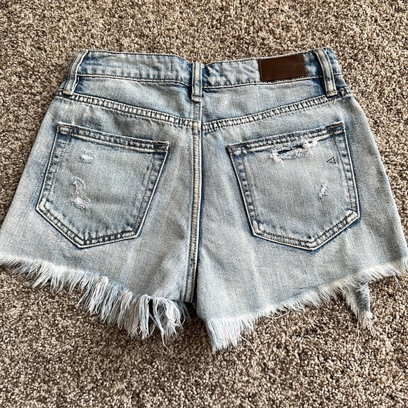 HIDDEN SOFIE LIGHT WASH HIGH WAIST SHORTS - Picture 7 of 9